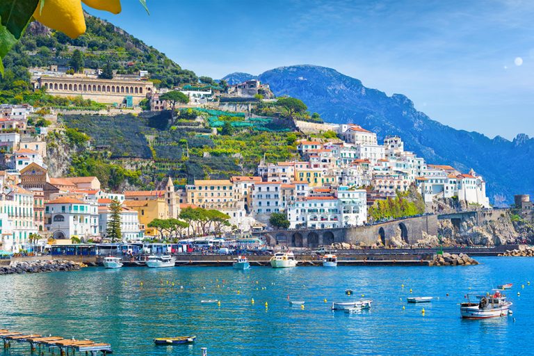 A costa de Amalfi é o destino de viagens e férias mais popular da Europa